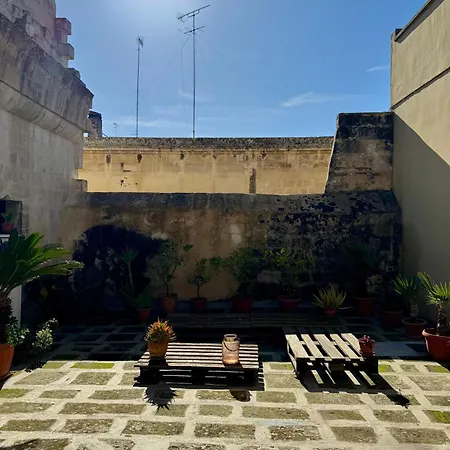 Al Vico In The Historic Center Of *