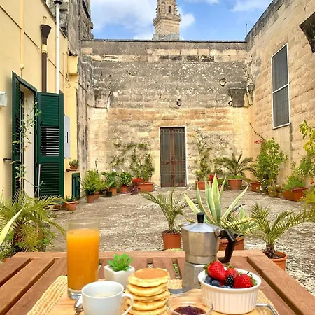 Al Vico In The Historic Center Of