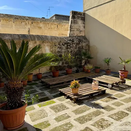 Al Vico In The Historic Center Of